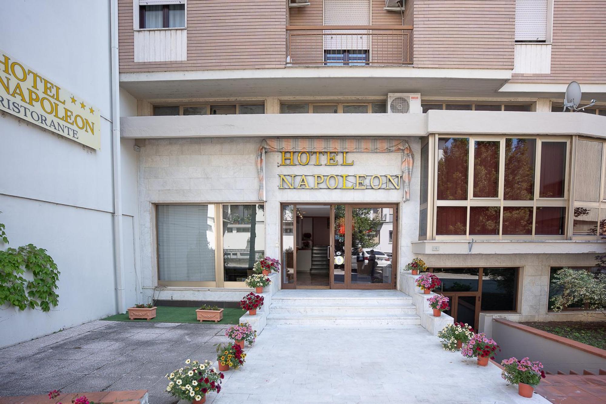 Hotel Napoleon Pontremoli Exterior foto